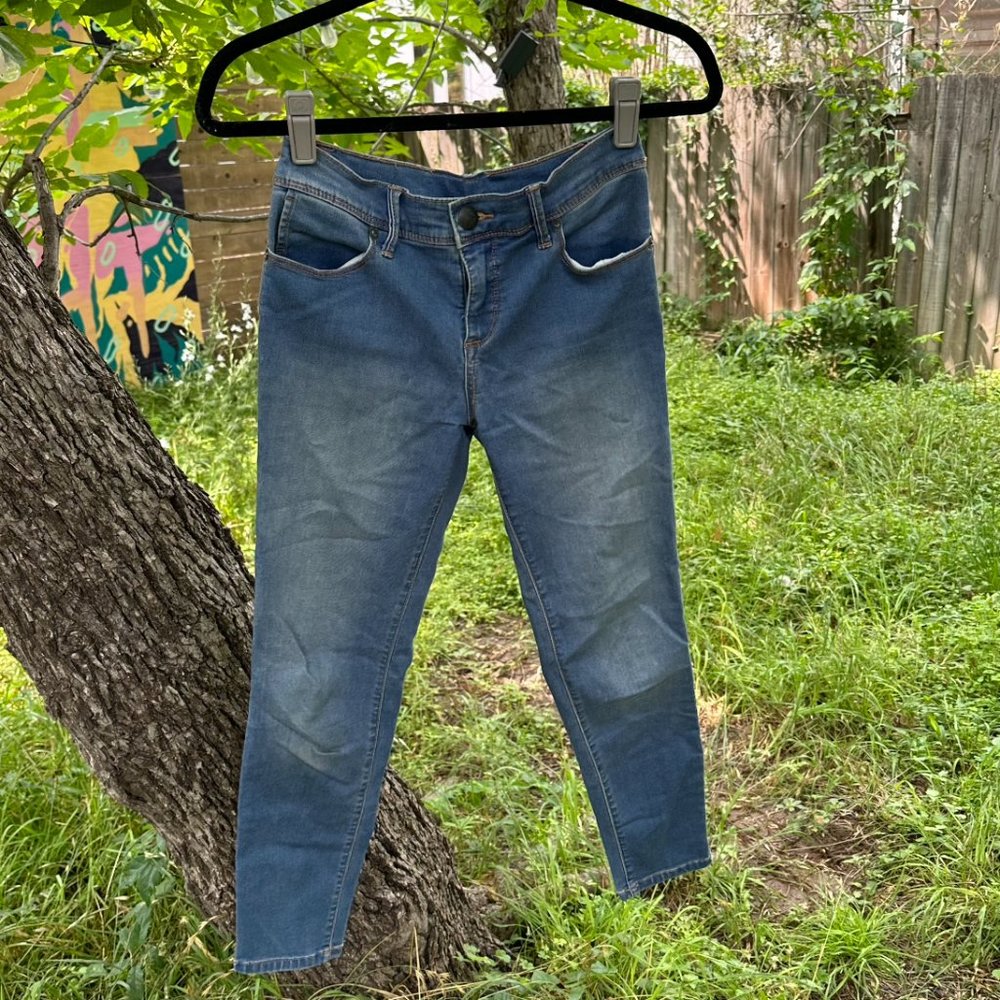 Free People Skinny Mid-Rise Jean size 26